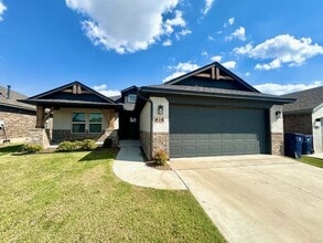 Building Photo - 416 Pergola St