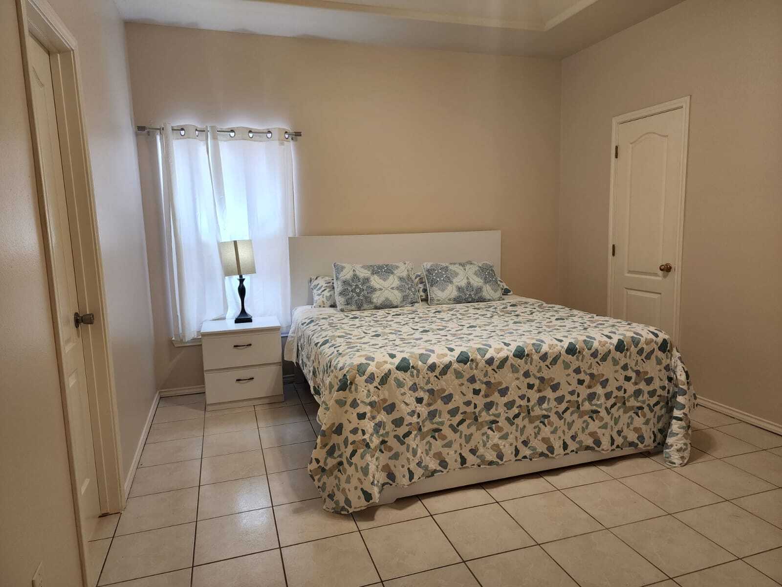 Building Photo - 3810 W Sarah Evans