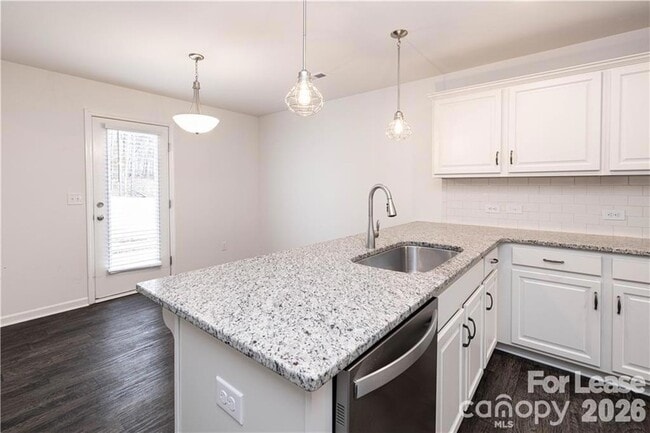 Building Photo - 824 Yorkshire Dr