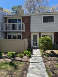 Building Photo - 221 Springmeadow Dr