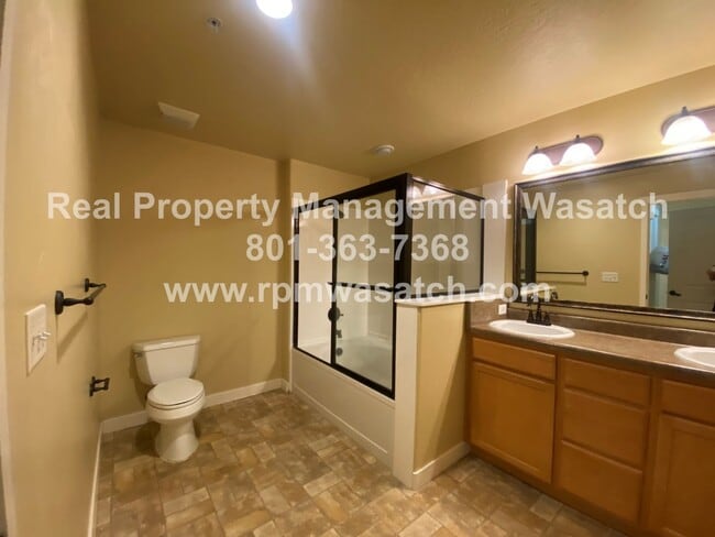 Building Photo - Check Out This Beautiful 2 Bedroom 2 bathr...