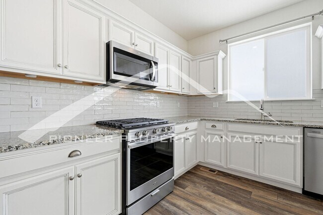 Building Photo - Gorgeous Home with Washer/Dryer and 2-Car Garage