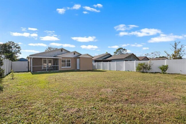 Building Photo - 1424 Vinetree Dr