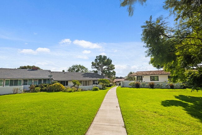 Building Photo - 1954 Vista Caudal