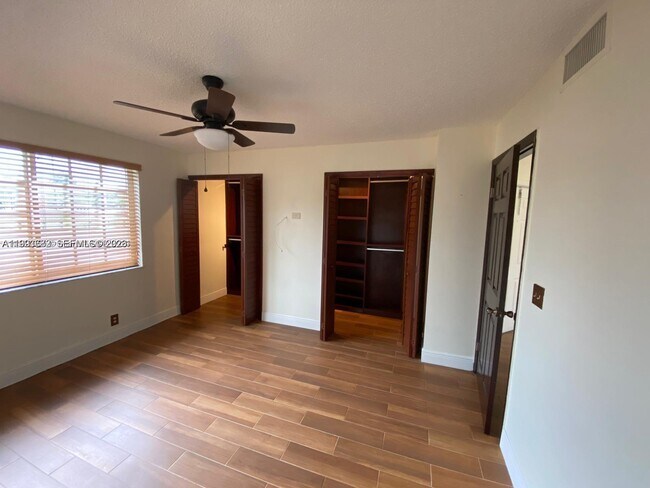 Building Photo - 8713 SW 5th St