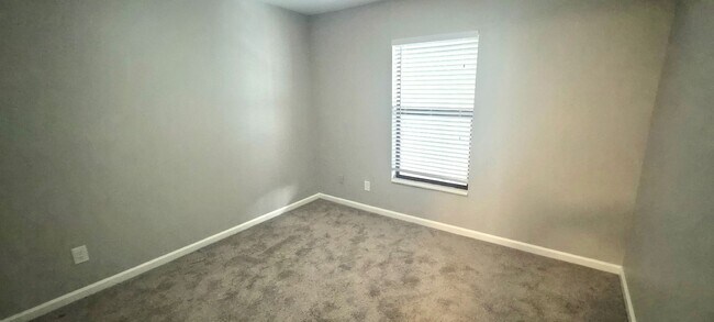 Building Photo - 2934 Plaza Terrace Dr