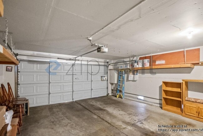 Building Photo - 2666 Kentworth Way