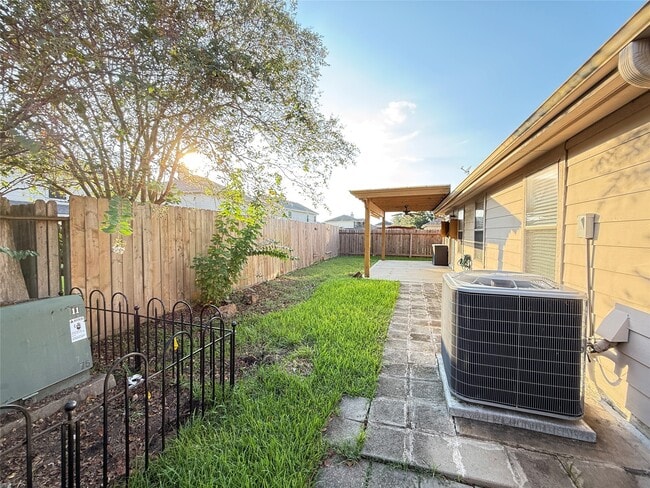 Building Photo - 10210 Cades Creek Ct