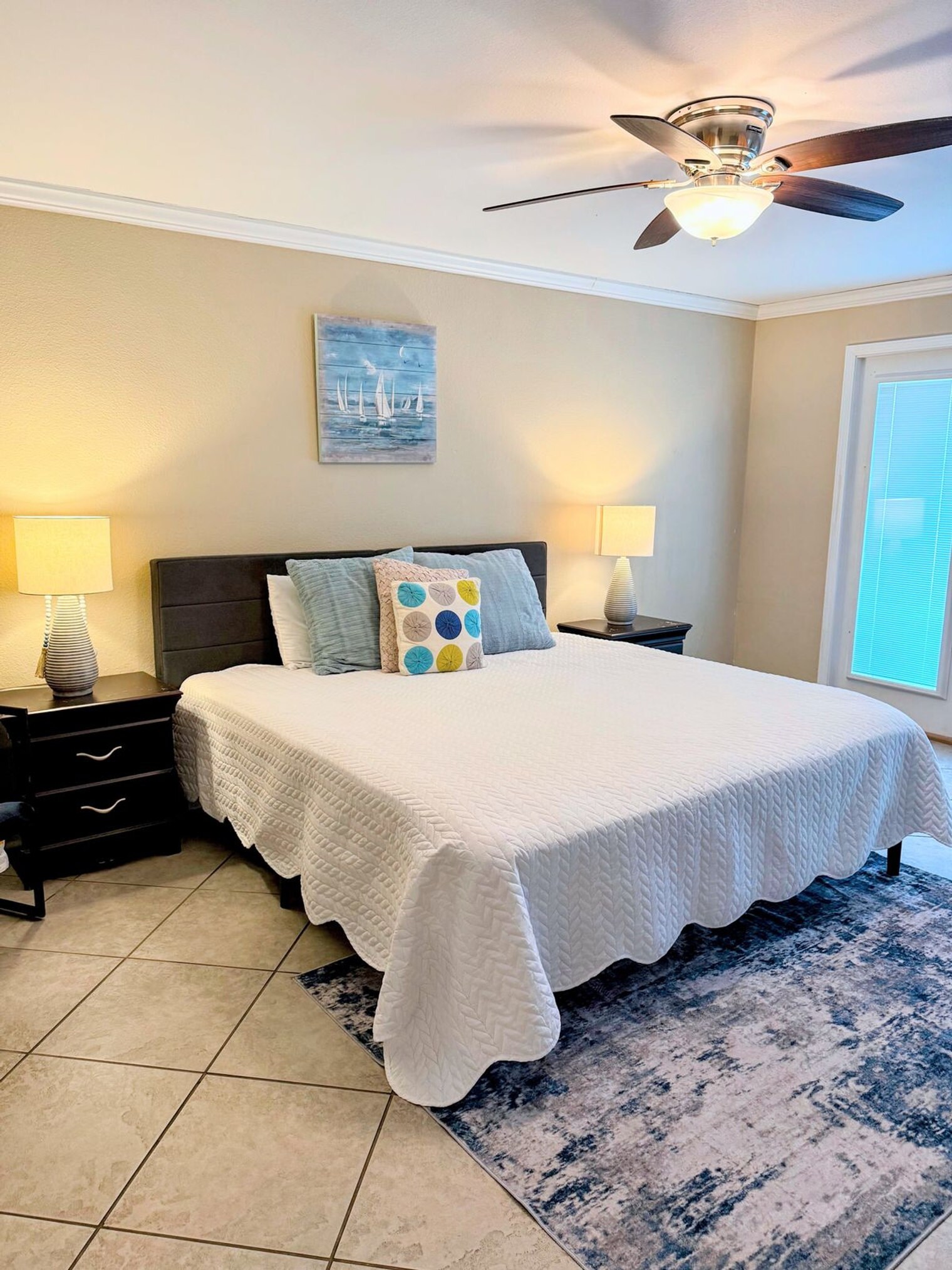 Building Photo - 2046 Beach Blvd