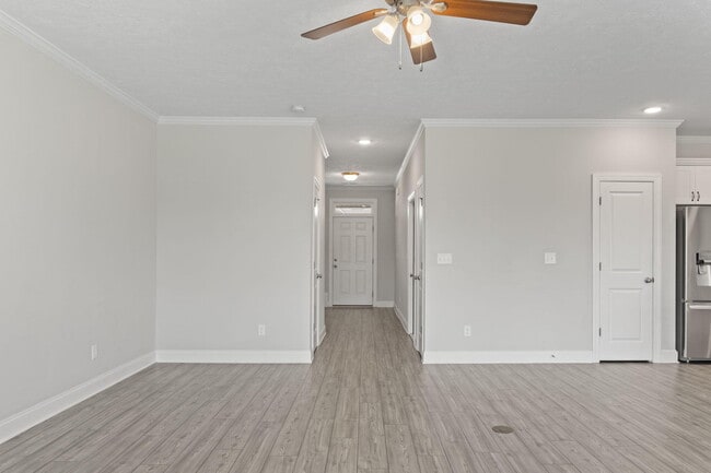 Building Photo - 912 Newburn Dr