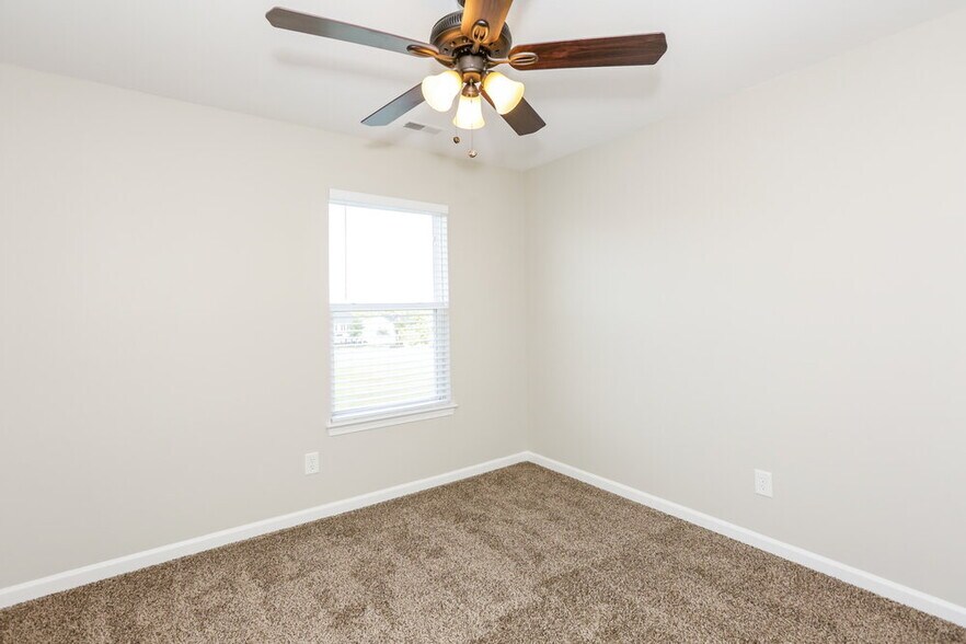 Building Photo - 4823 Sunburst Ln