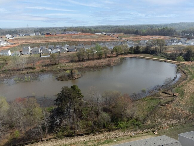 Building Photo - 3 Bed 2.5 Bath Townhome, END UNIT WITH PRIVATE BACKYARD! $500 OFF FIRST FULL MONTH RENT