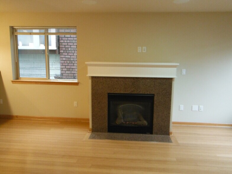 Building Photo - 4218A 7th Ave NE