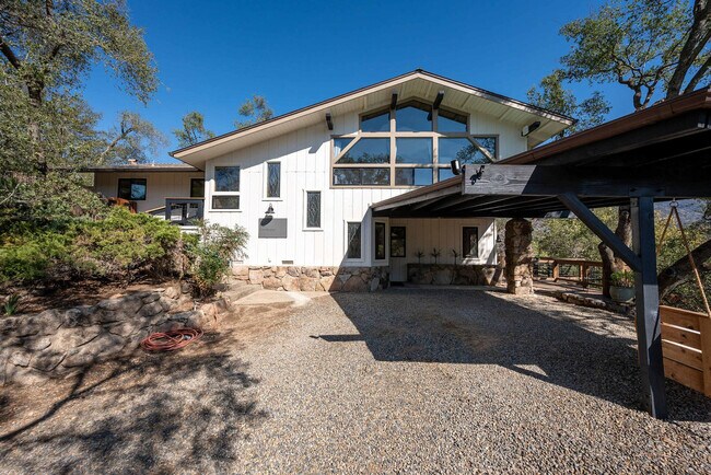 Building Photo - 43620 Washburn Dr