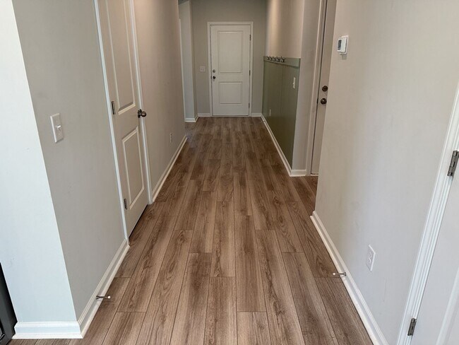 Building Photo - 964 Longleaf Dr