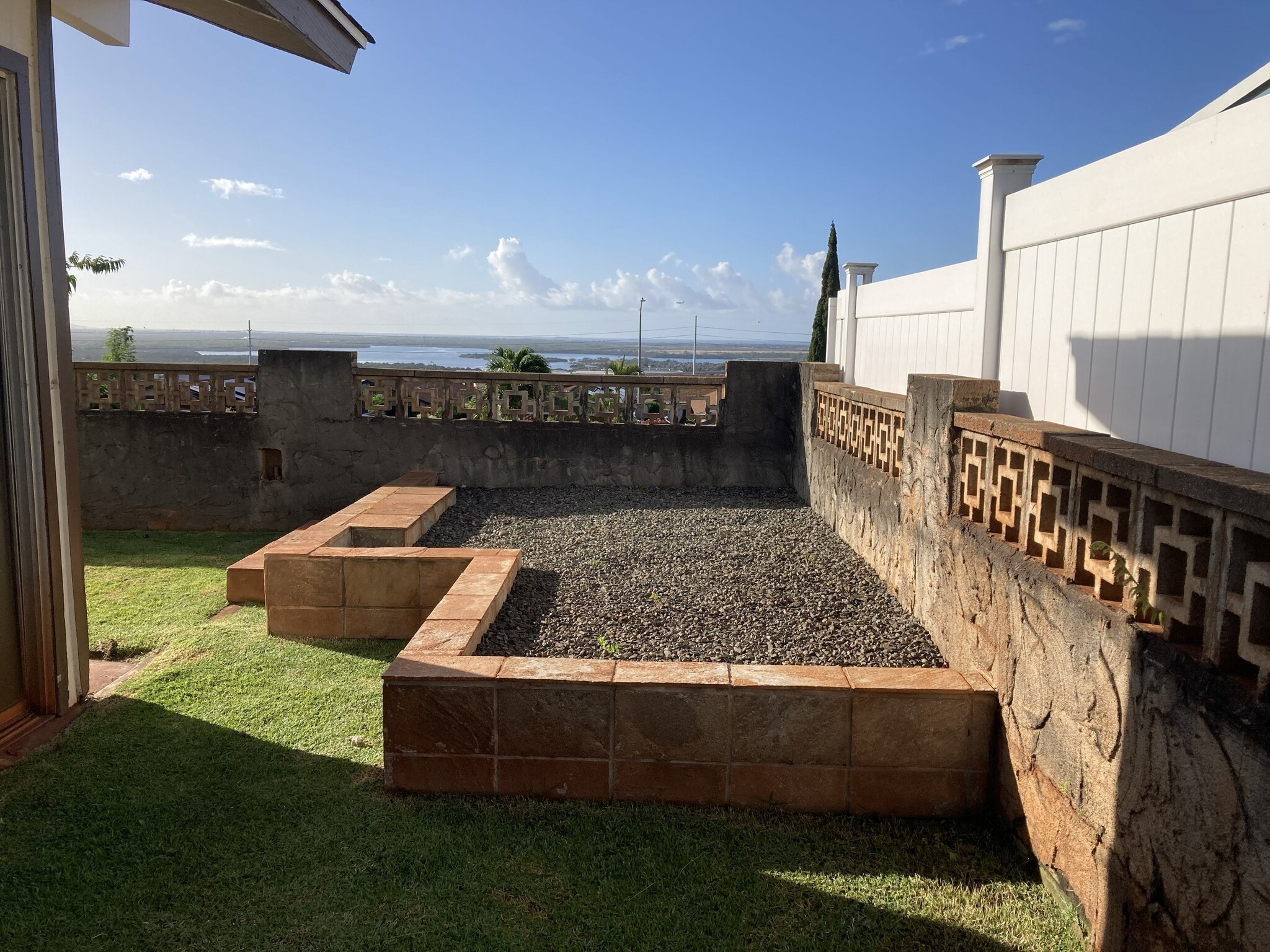 Building Photo - 94-693 Kamalo St