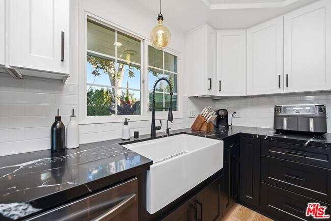 Building Photo - 22428 Victory Blvd