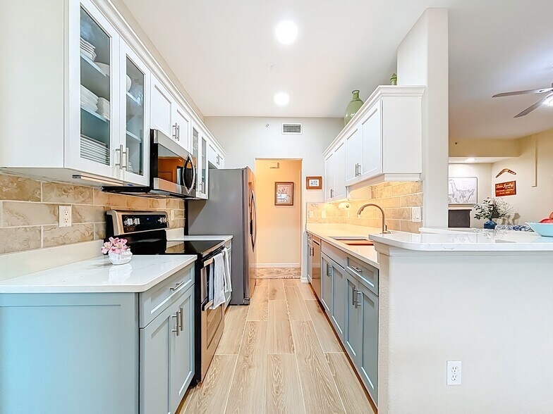 Building Photo - 960 Cooper St