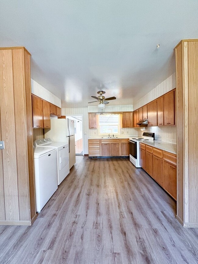 Building Photo - Spacious 3 bed 1.5 bath heights home