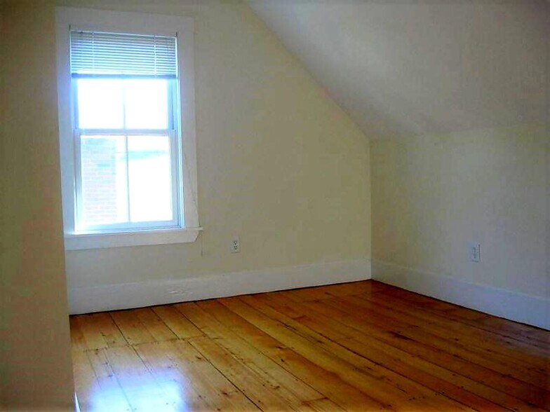 Building Photo - 30 Healey St