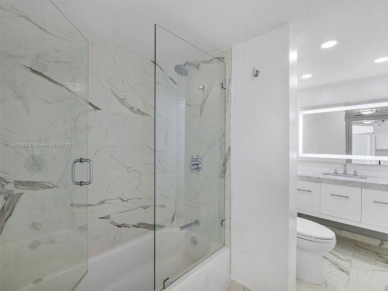 Building Photo - 9341 Collins Ave