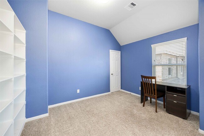 Building Photo - 2214 Yellow Fern Path