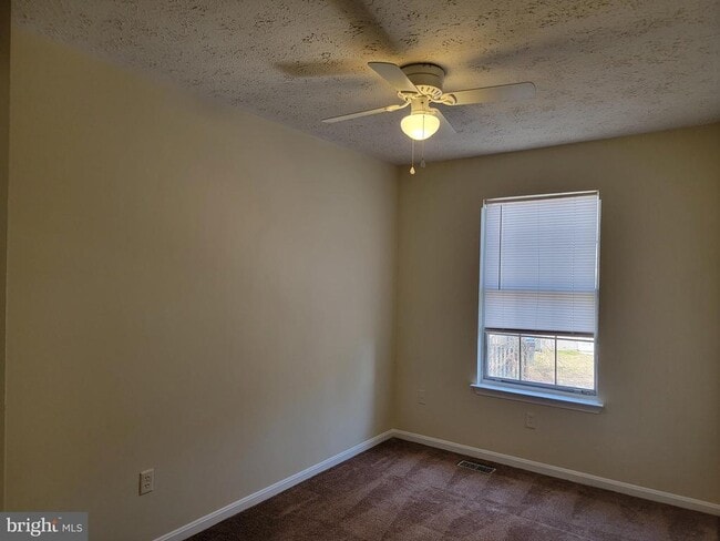 Building Photo - 4197 Drake Ct