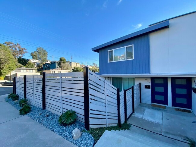 Building Photo - 605 Bush St