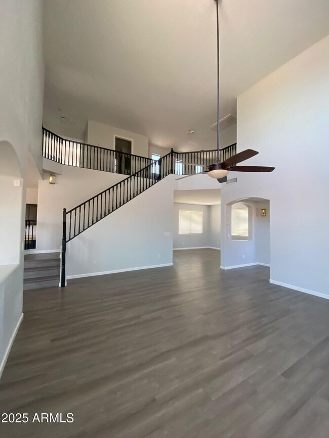 Building Photo - 8402 S 48th Ln