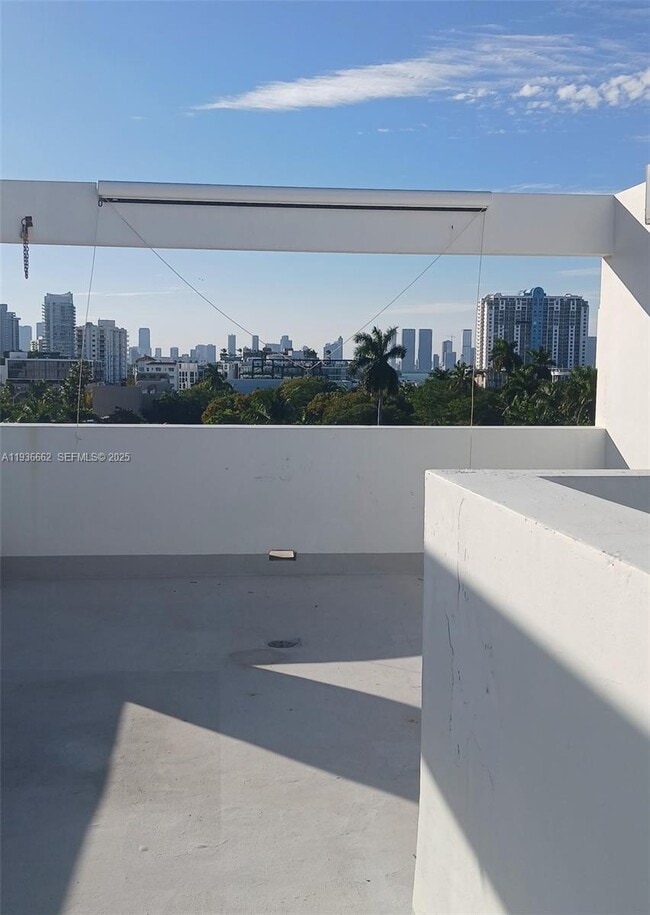 Building Photo - 1700 Meridian Ave