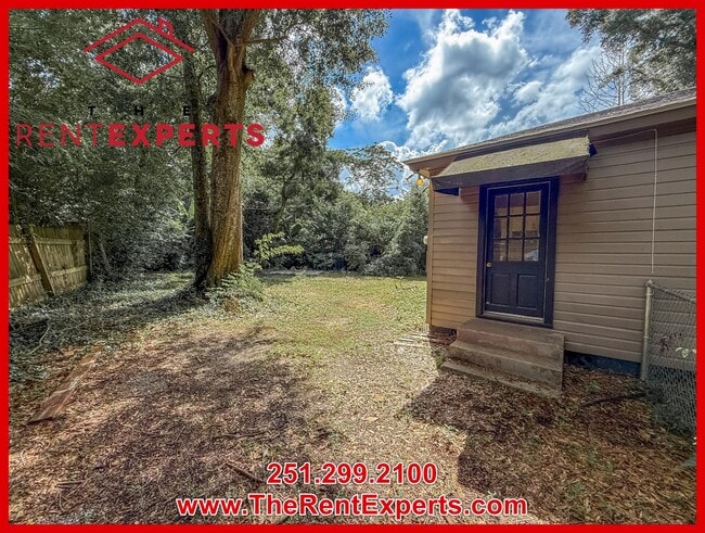 Building Photo - 5005 N Hillwood Cir