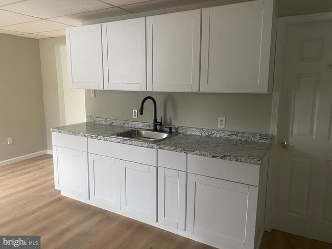 Building Photo - 617 New York St