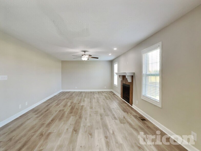 Building Photo - 1287 Eagle's View Dr
