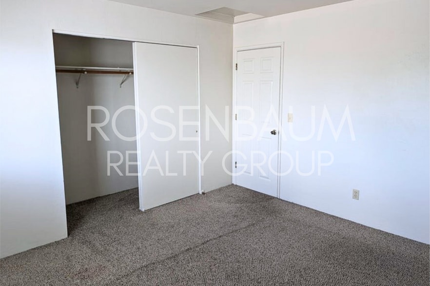 Building Photo - Charming and cozy 2-bedrooms, 1-bath upstairs unit in the heart of Prescott Valley!