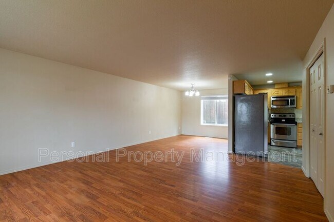 Building Photo - 7905 NE 64th Street
