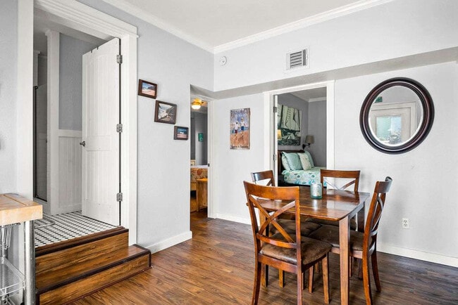 Building Photo - 165 Beach View