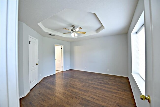 Building Photo - 1003 N Riviera Cir