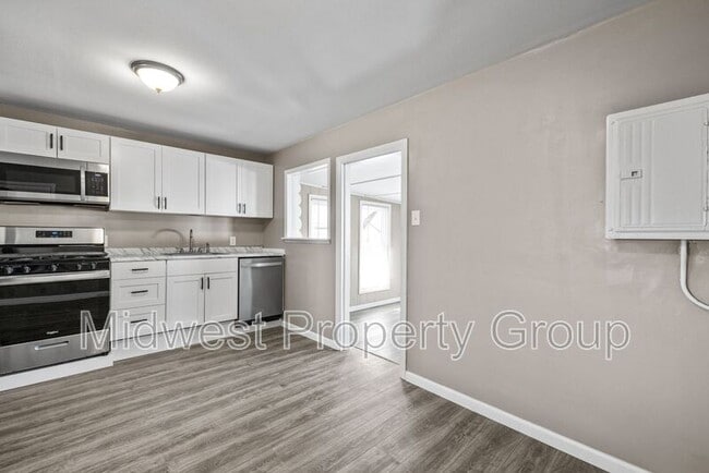 Building Photo - 1421 Vero Dr