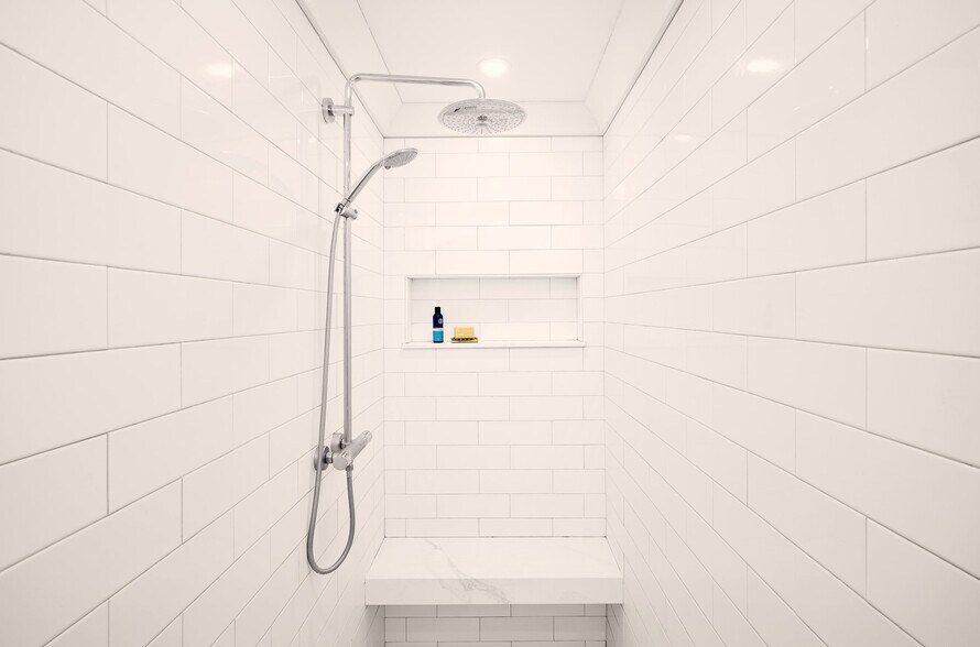 Building Photo - 137 Kendall Pond Rd