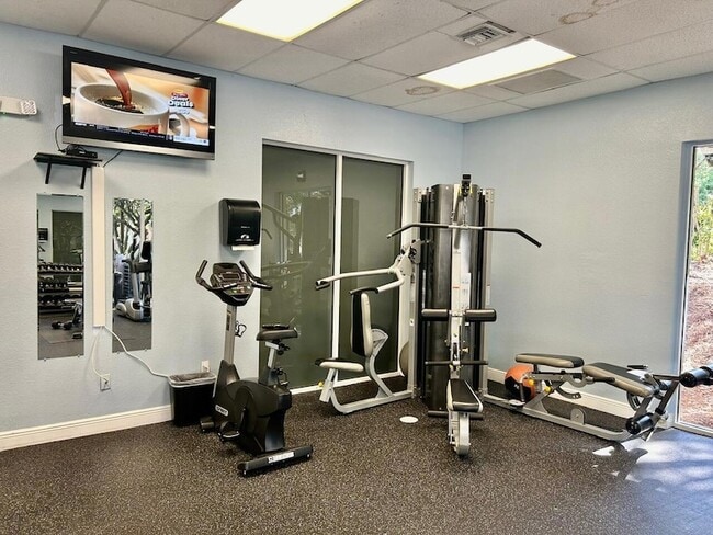 Building Photo - 1203 Town Center Dr