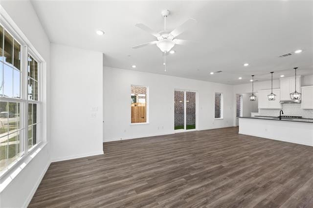 Building Photo - 7597 Regal Ln