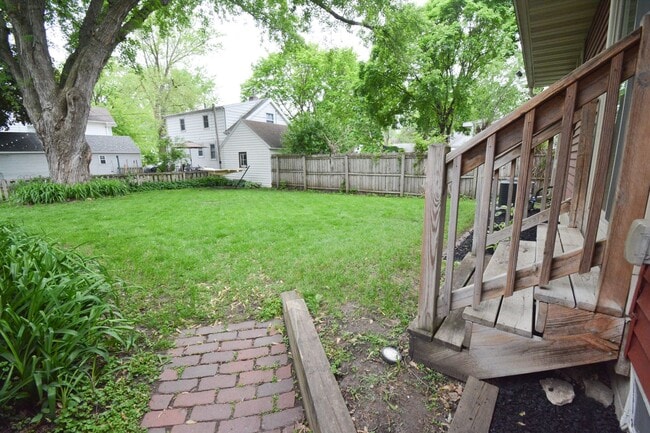 Building Photo - Charming 3-Bedroom 1-Bath Home Available F...