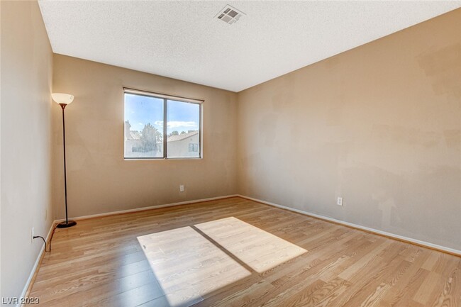 Building Photo - 3928 N Cobble Creek Ct