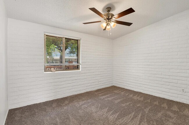 Building Photo - 7398 N Patriot Dr