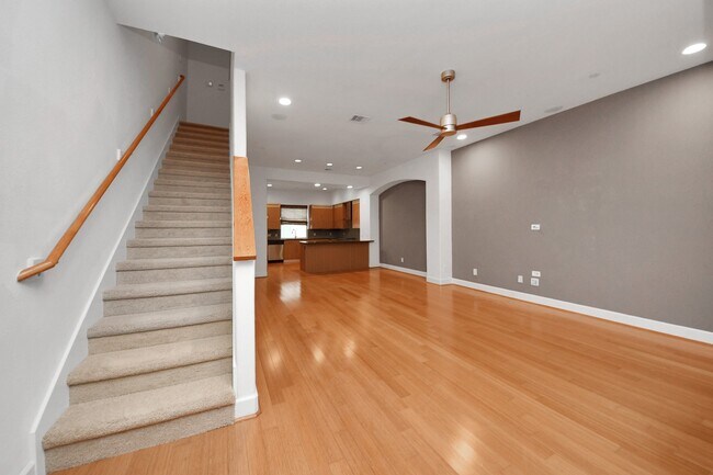 Building Photo - 1403 Delano St