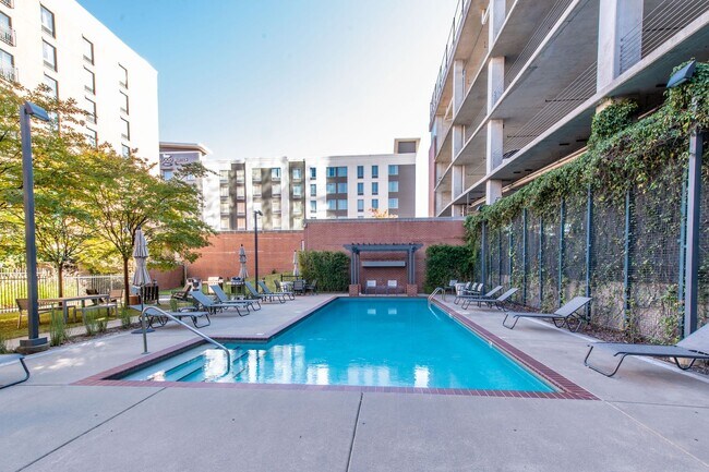 Building Photo - River Market Tower - Unit 1302