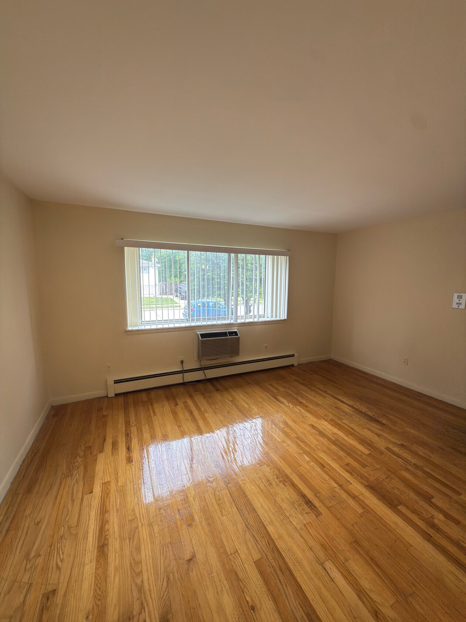 Building Photo - 5093 Mansfield Ave