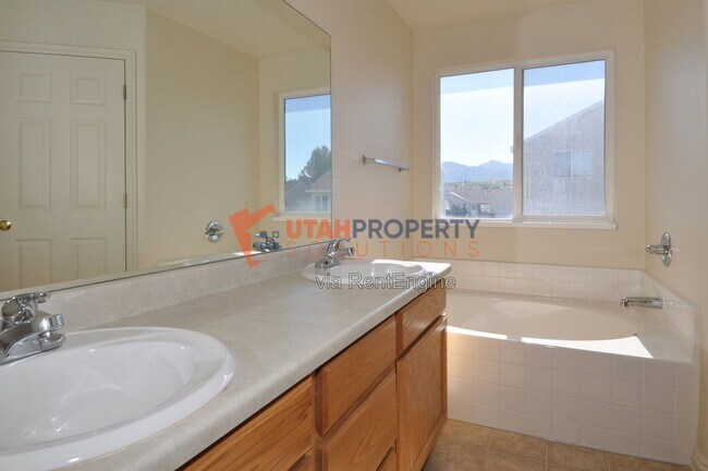 Building Photo - 6706 Chiswick Ct
