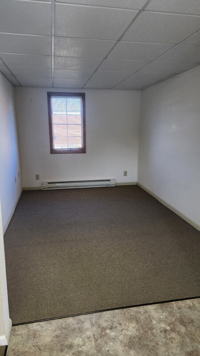 Building Photo - 2 Bedroom, 1 Bathroom Apartment For Rent D...