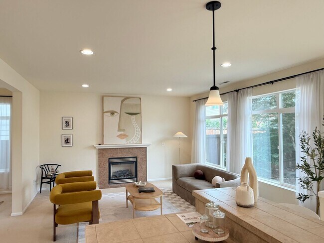 Building Photo - For Rent – Bright & Spacious Home with Bonus Room